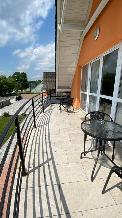 Korall Apartman Balatonfůzfő المظهر الخارجي الصورة