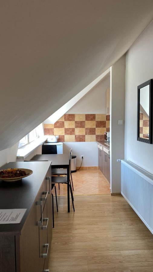 Korall Apartman Balatonfůzfő المظهر الخارجي الصورة