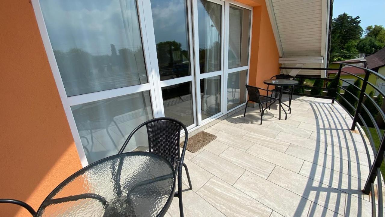 Korall Apartman Balatonfůzfő المظهر الخارجي الصورة