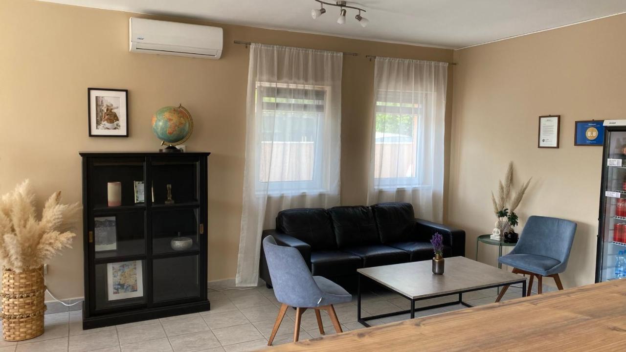 Korall Apartman Balatonfůzfő المظهر الخارجي الصورة