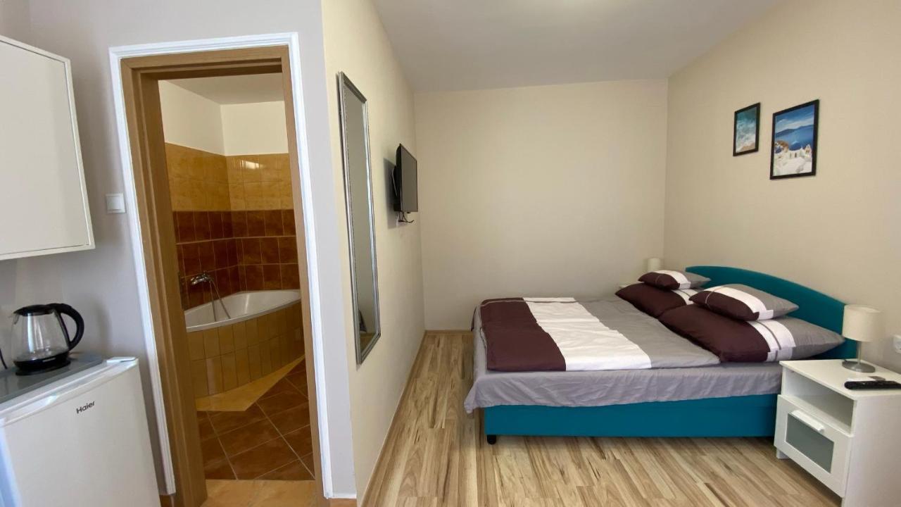 Korall Apartman Balatonfůzfő المظهر الخارجي الصورة